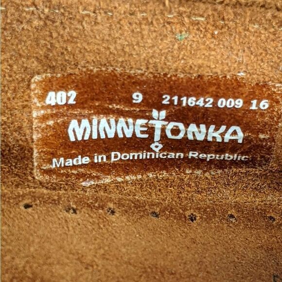 Minnetonka 402 Kilty Hardsole Moccasins - Picture 8 of 11
